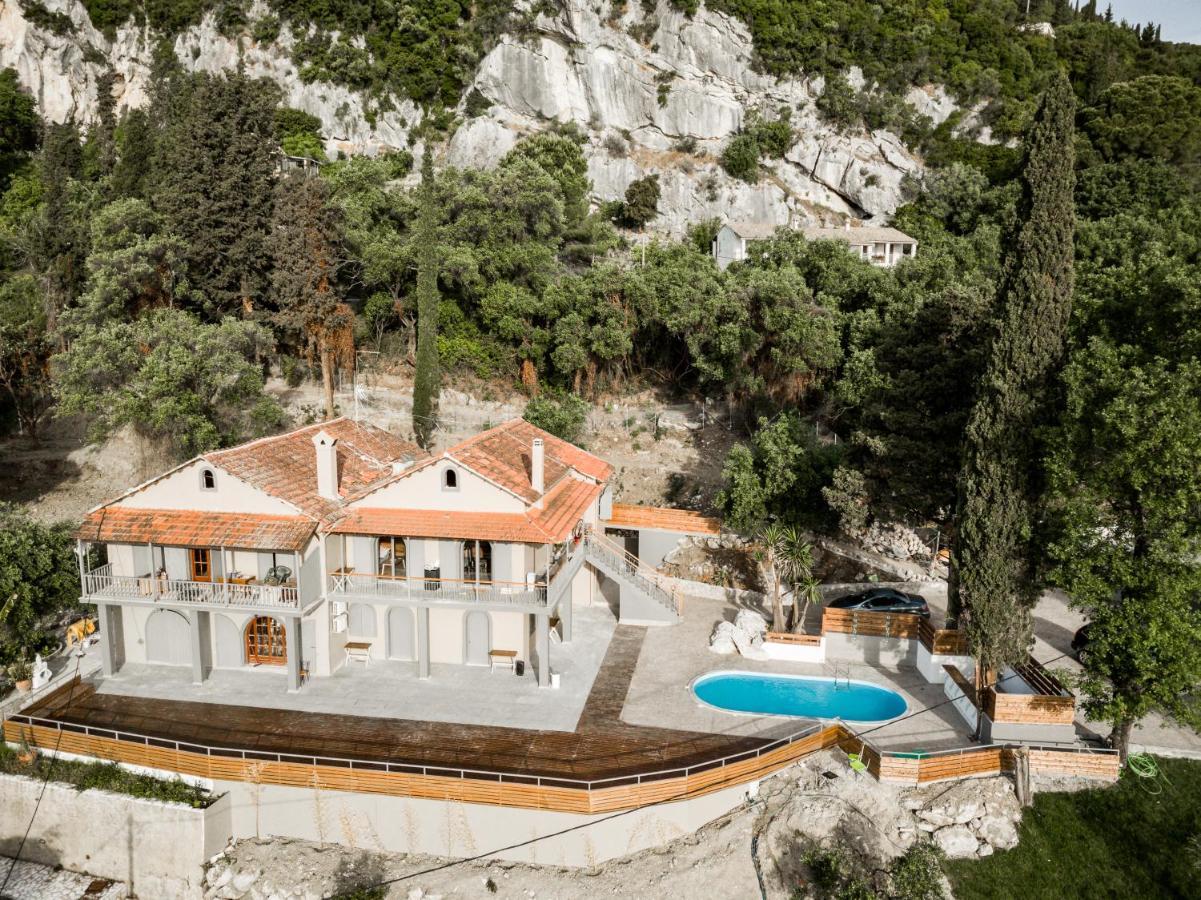 Seven Keys Luxury Suites Achilleion Exterior photo
